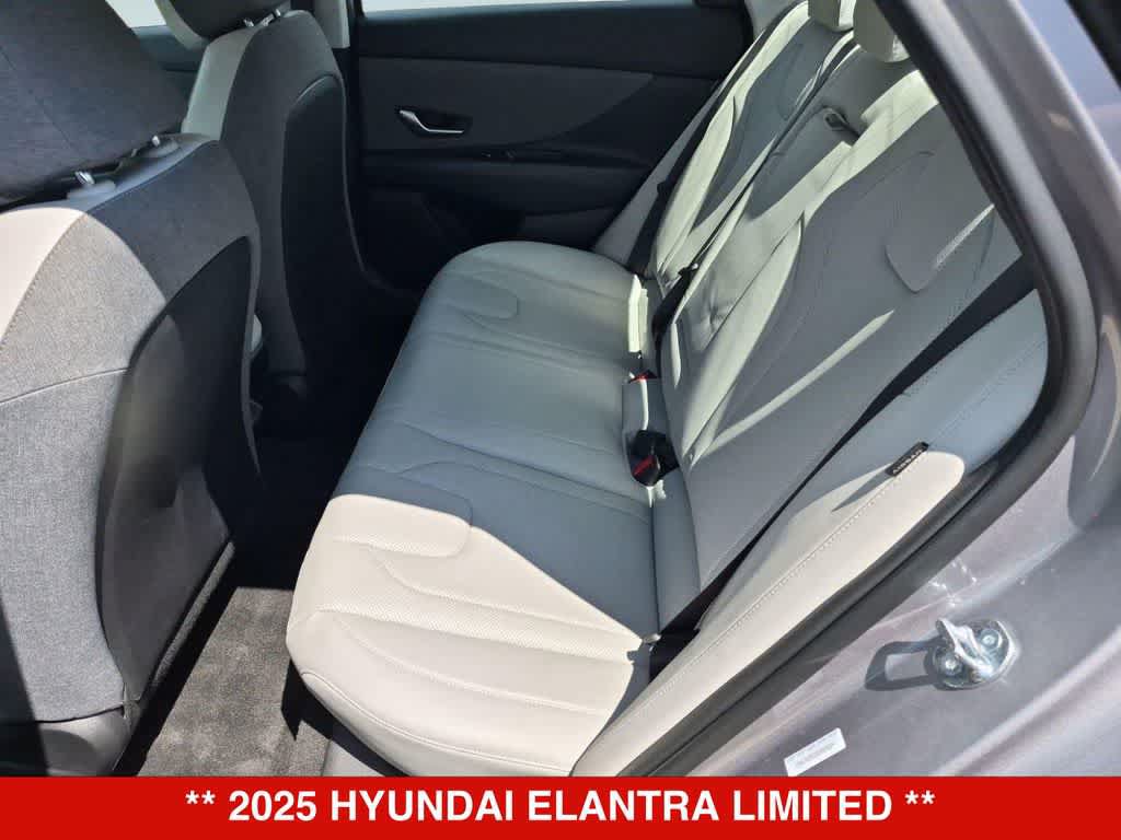 Used 2025 Hyundai Elantra Limited FWD image 16