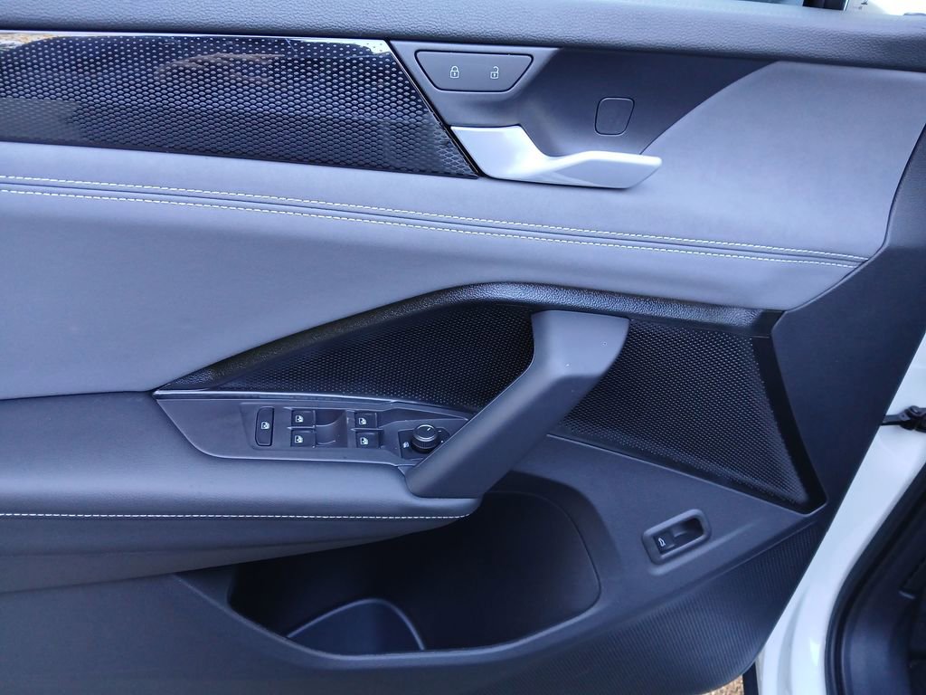 New 2026 Volkswagen Tiguan SE image 11