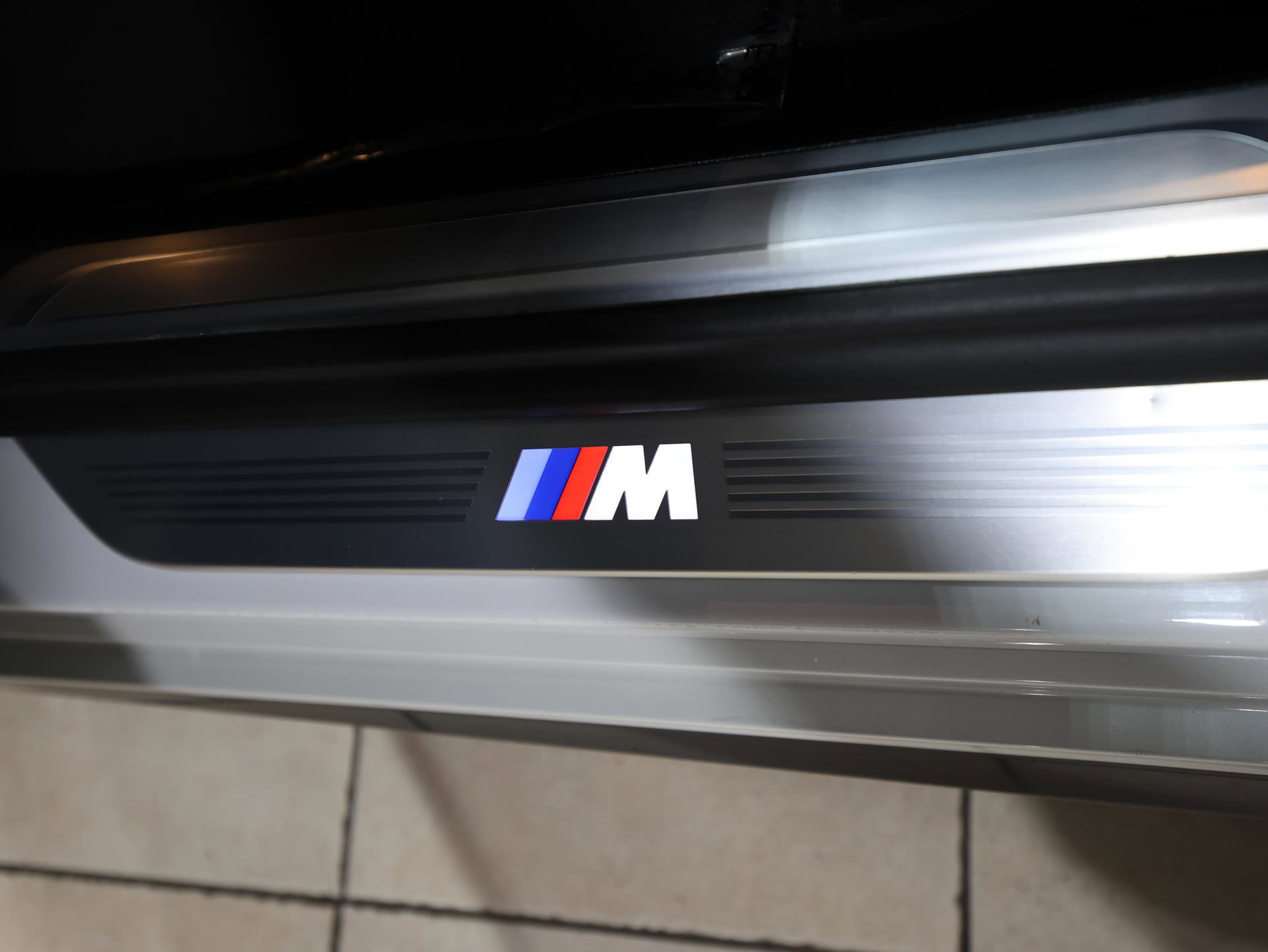 Used 2019 BMW 750i w/ Executive Package RWD image 39