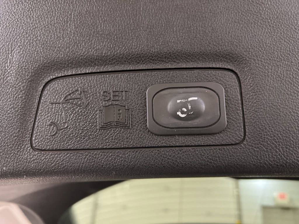 Used 2017 Lincoln MKC Reserve w/ Technology Package AWD/4WD image 33