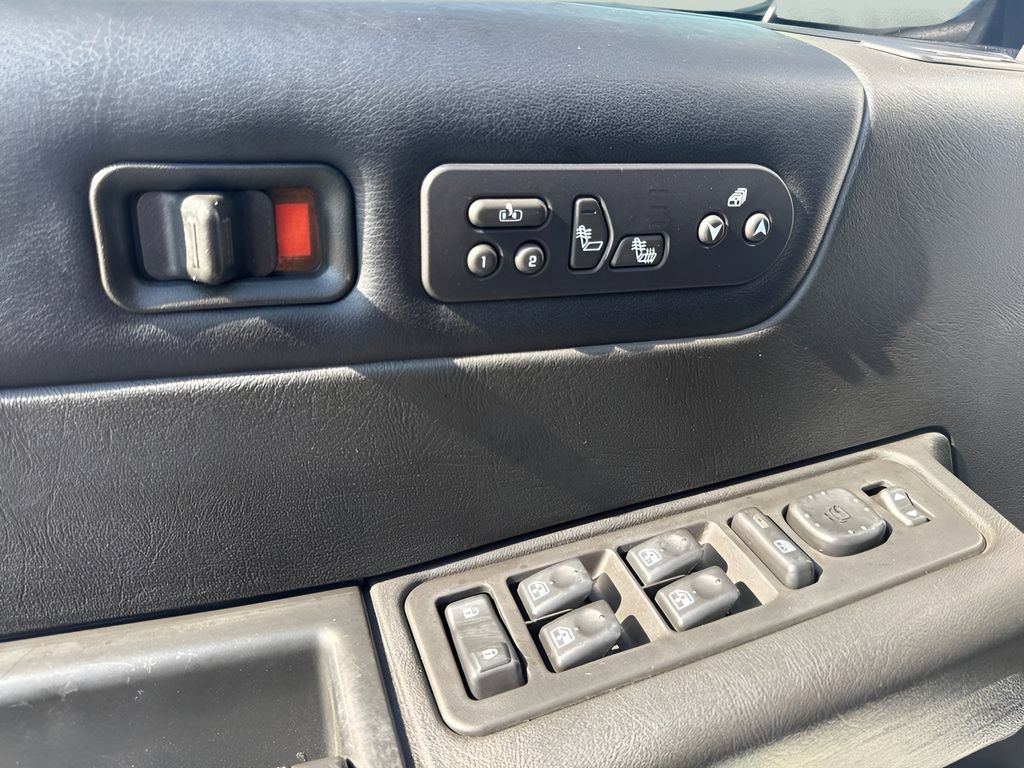 Used 2005 HUMMER H2 SUT w/ Preferred Equipment Group AWD/4WD image 24