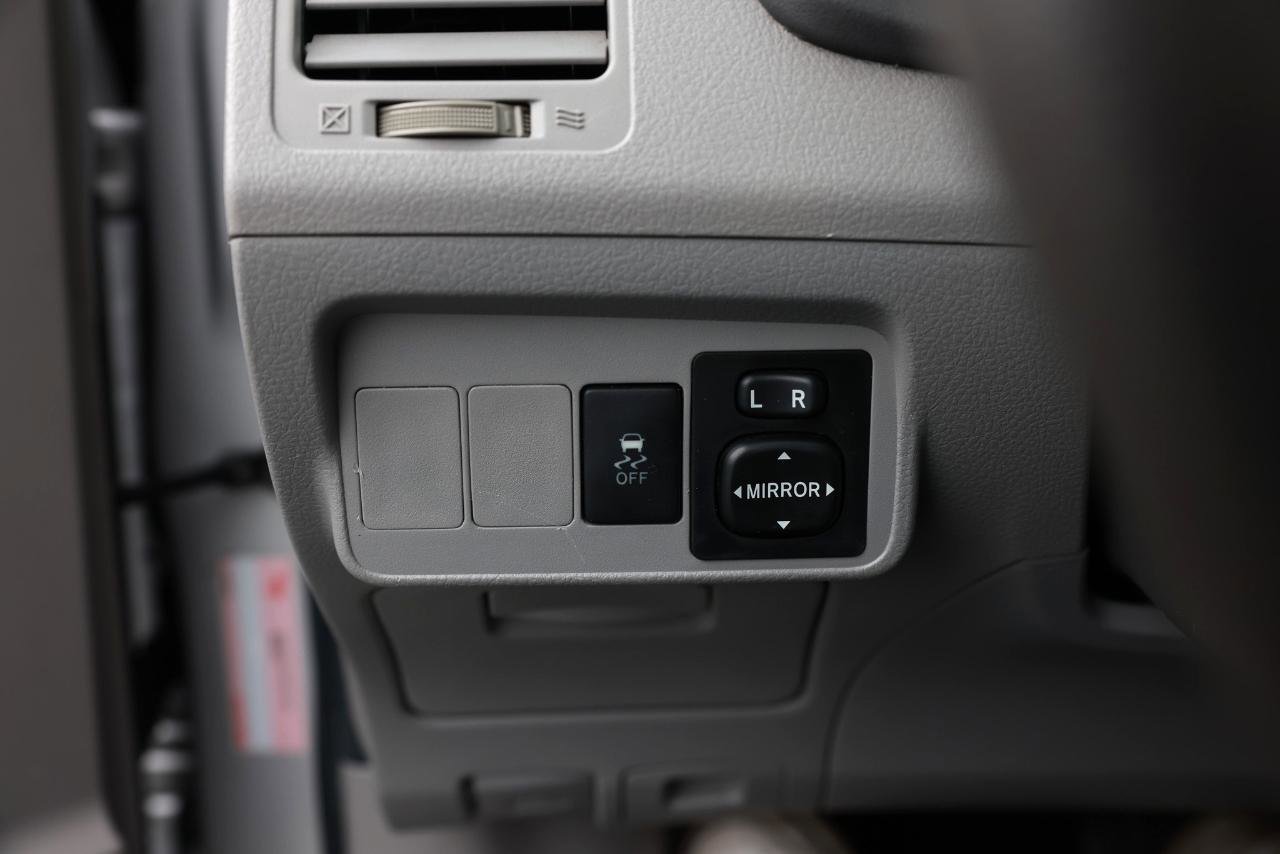 Used 2010 Toyota Corolla LE FWD image 39
