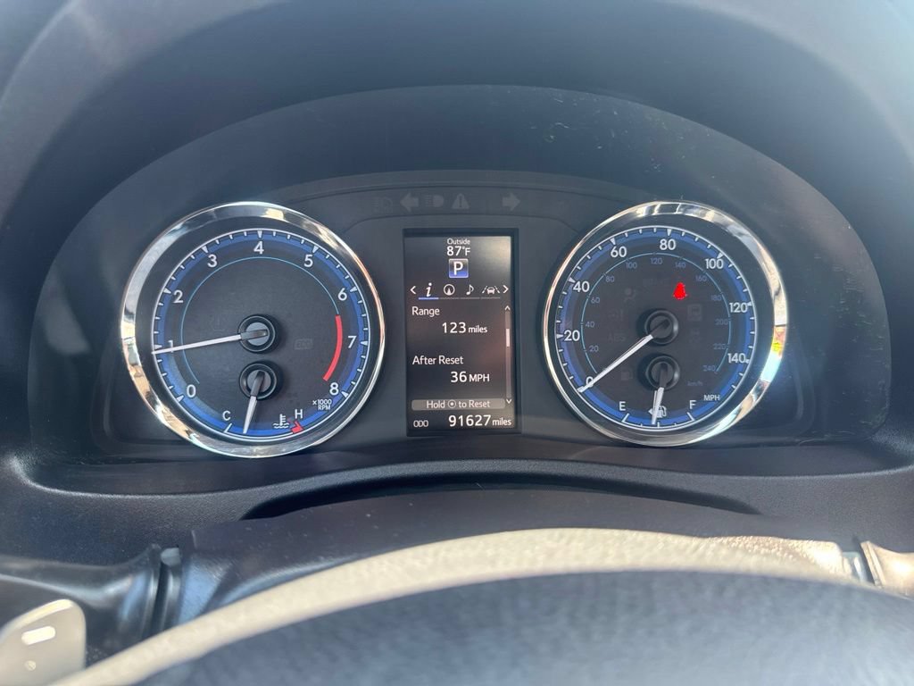 Used 2018 Toyota Corolla XSE FWD image 14