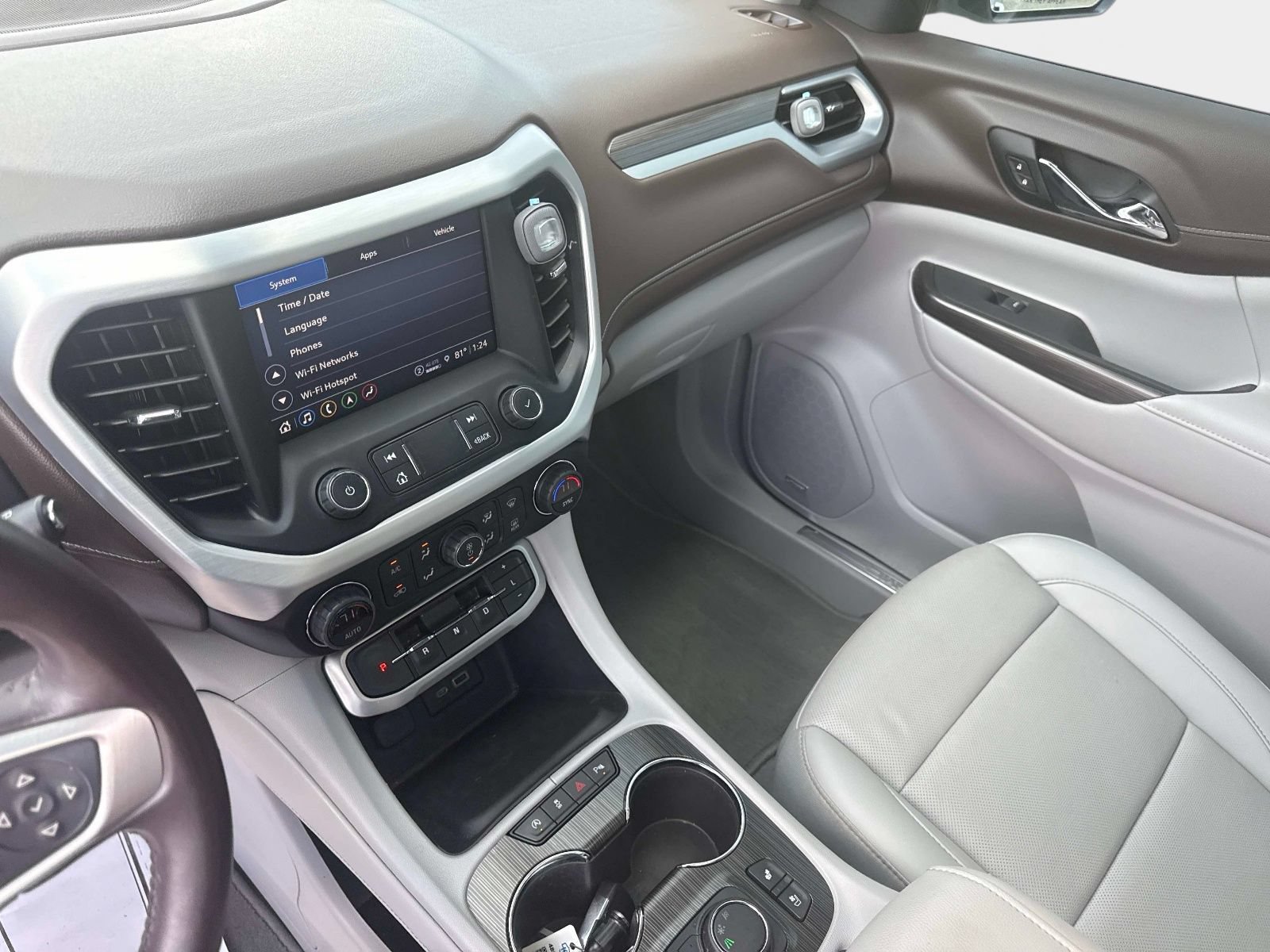 Used 2021 GMC Acadia SLT w/ Premium Package FWD image 17