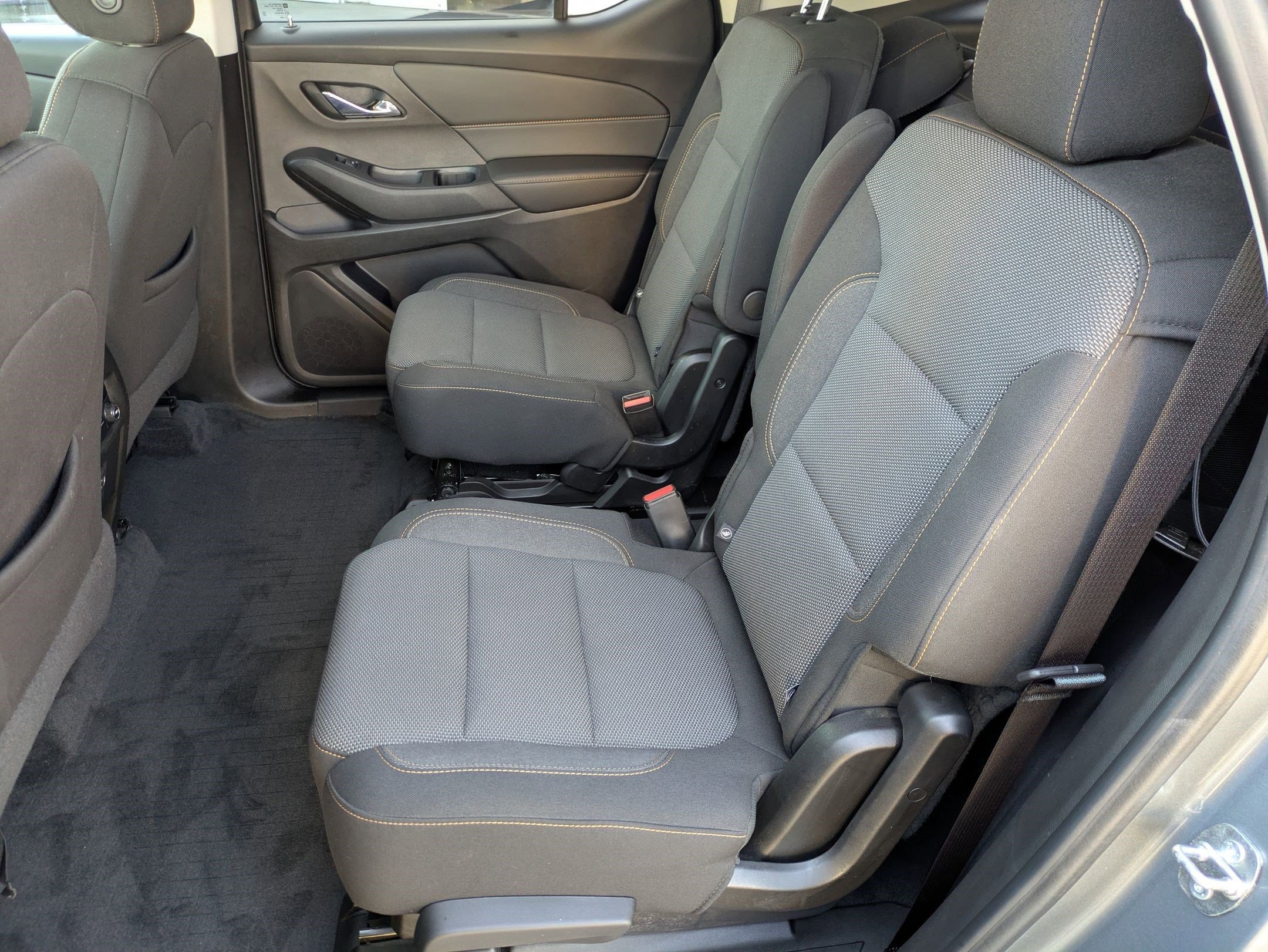 Used 2021 Chevrolet Traverse LT FWD image 24