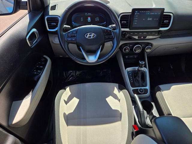 Used 2025 Hyundai Venue SEL FWD image 15
