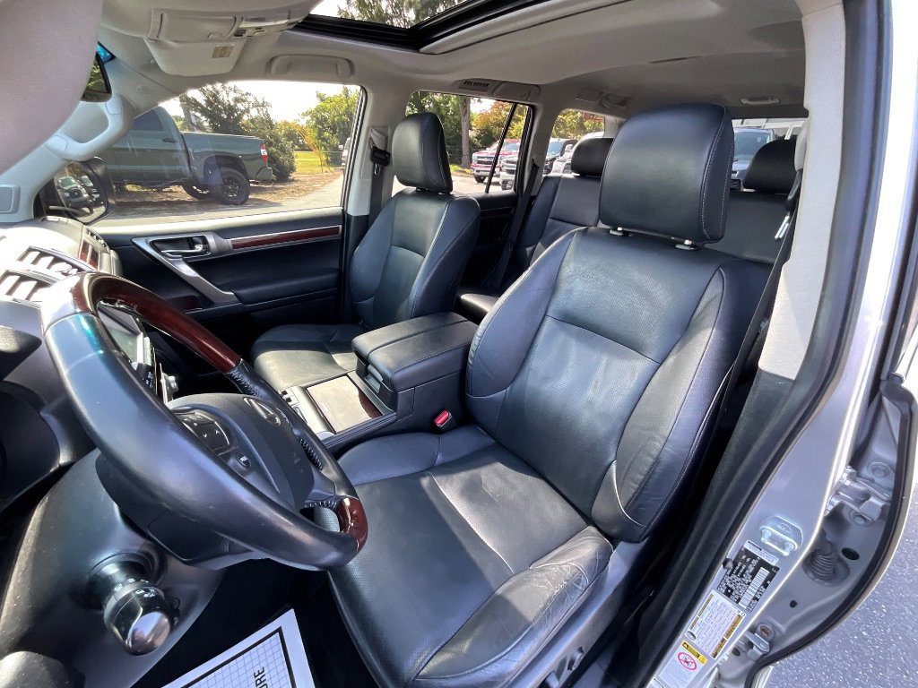 Used 2015 Lexus GX 460 image 17