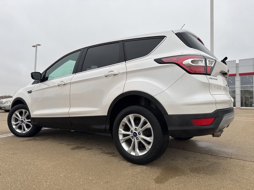 Used 2017 Ford Escape SE image 5