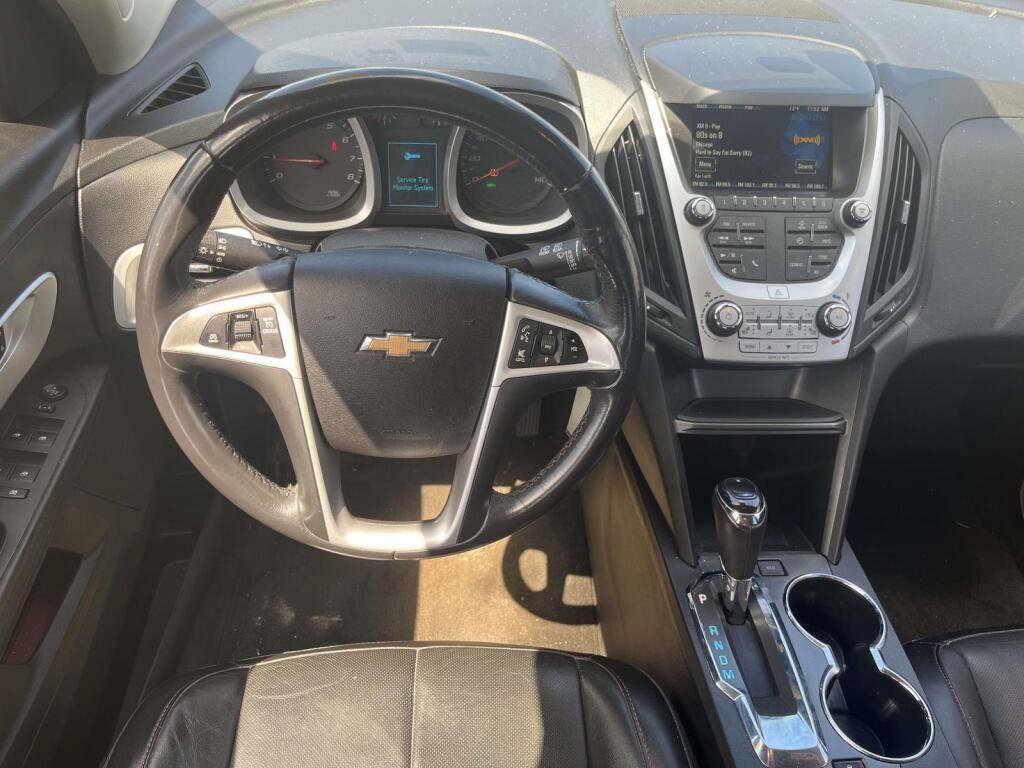 Used 2017 Chevrolet Equinox LT w/ Midnight Edition FWD image 2