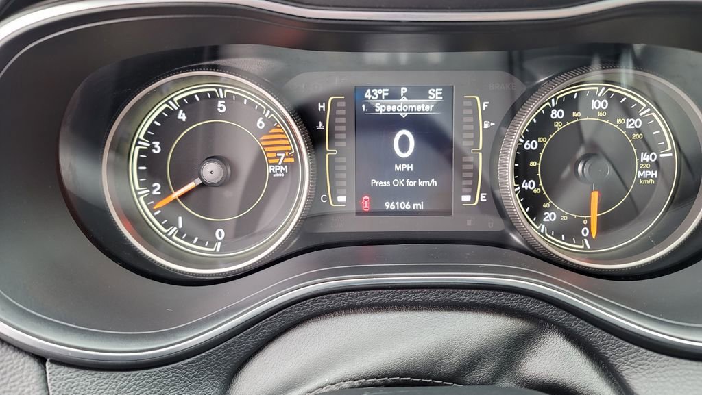 Used 2019 Jeep Cherokee Latitude Plus image 19