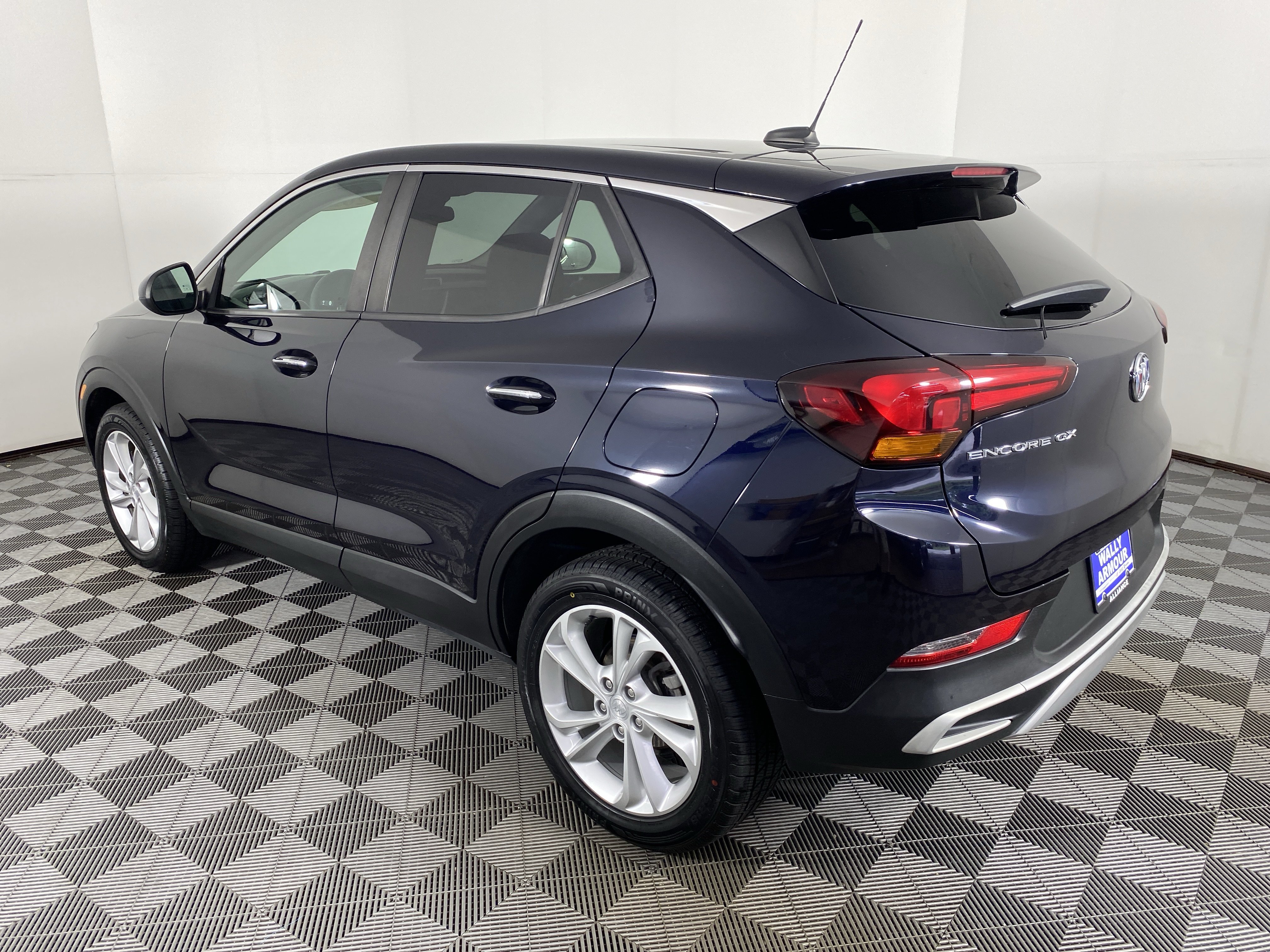 Used 2020 Buick Encore GX Preferred w/ Cold Weather Comfort Package FWD image 9