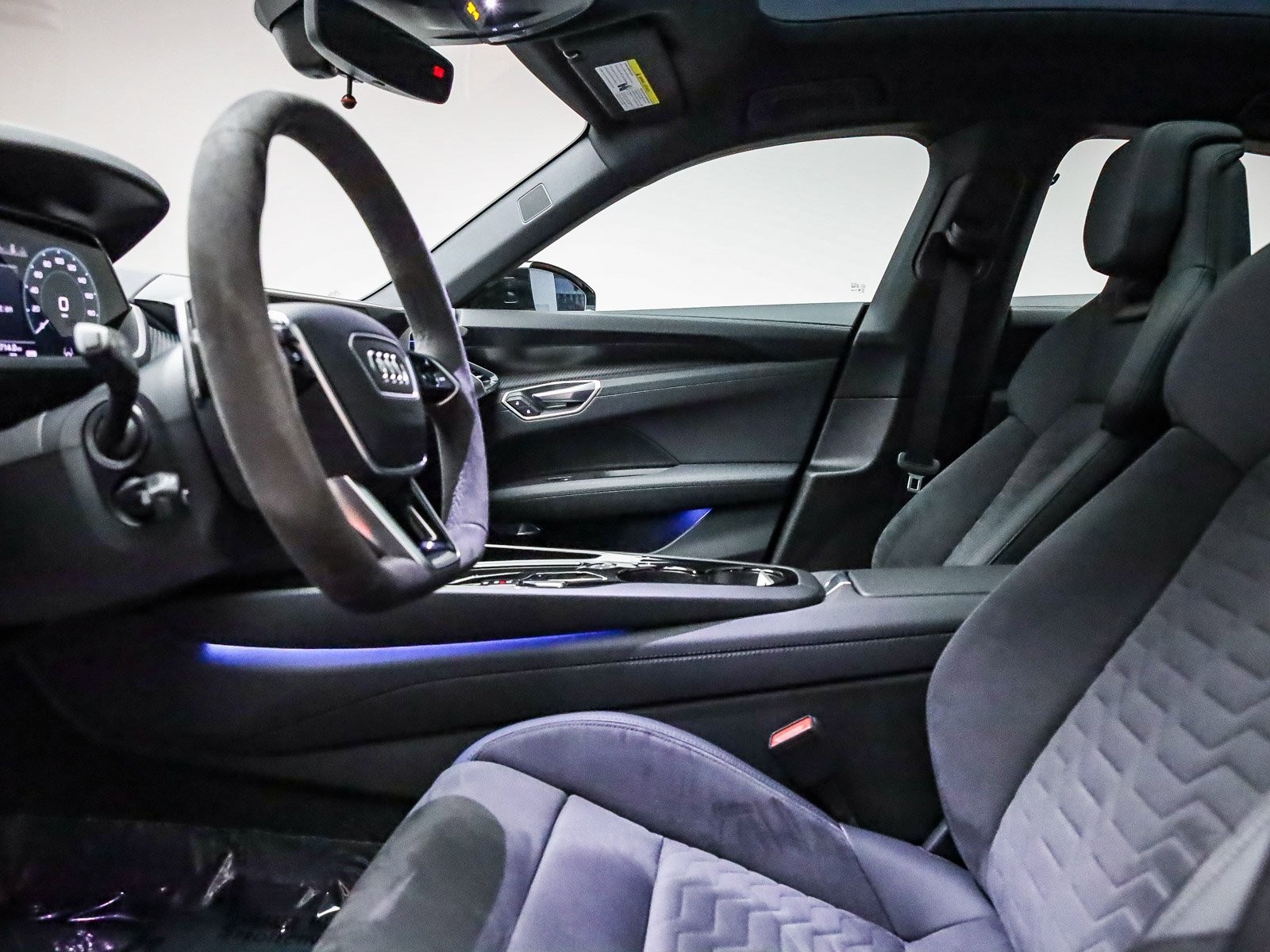 Used 2024 Audi e-tron GT Premium Plus image 27