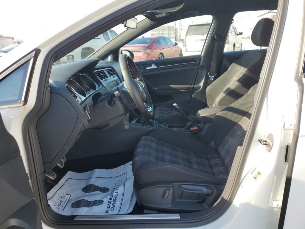 Used 2016 Volkswagen GTI S image 31