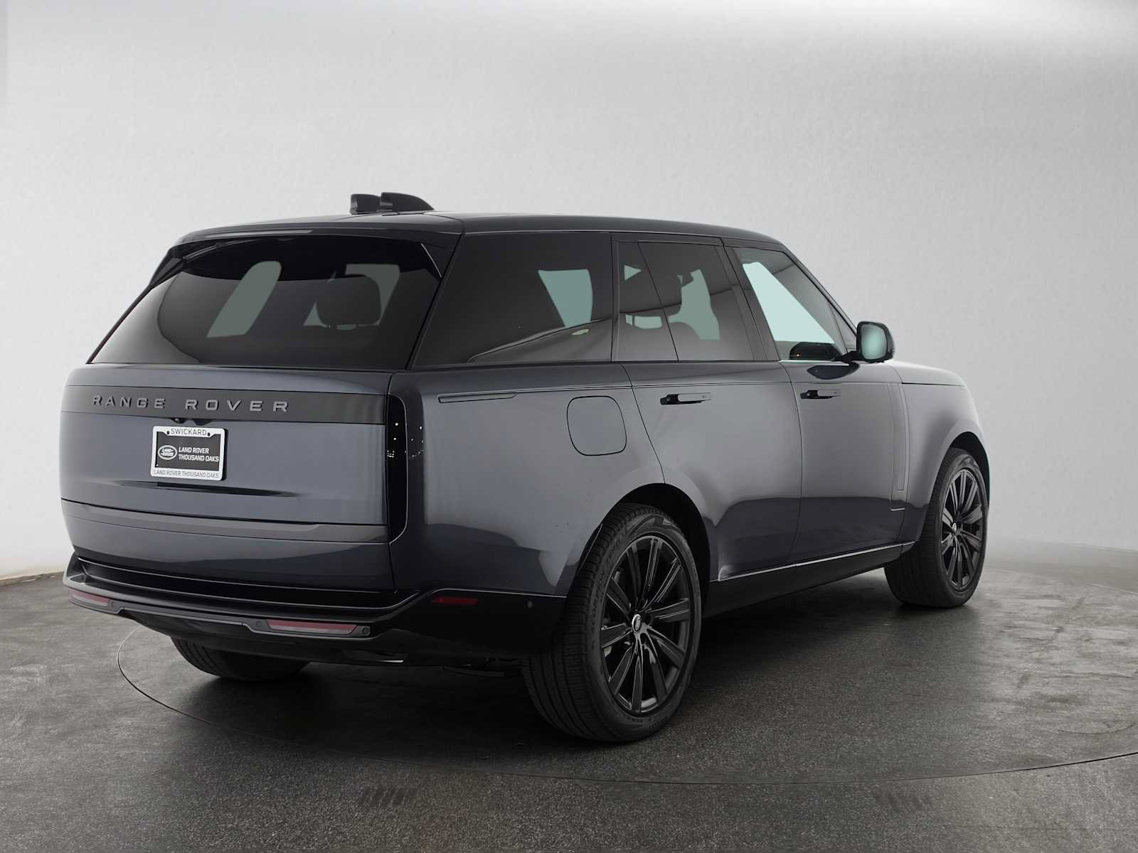 Used 2025 Land Rover Range Rover SE AWD/4WD image 5