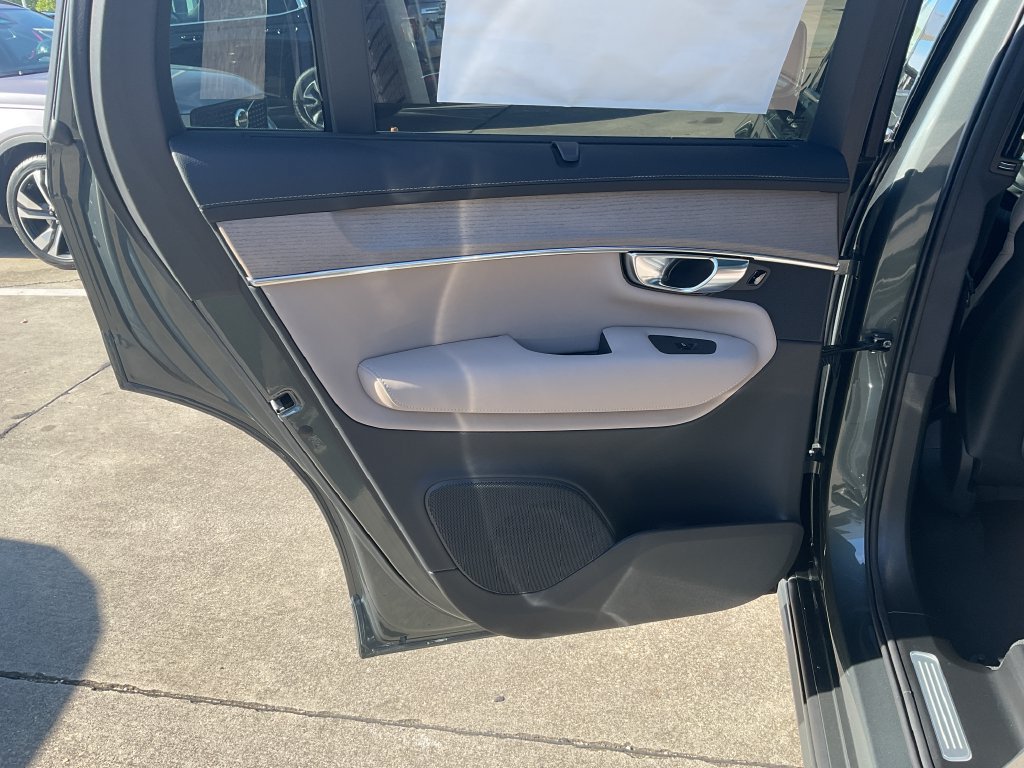 New 2027 Volvo XC90 B6 Plus AWD/4WD image 13