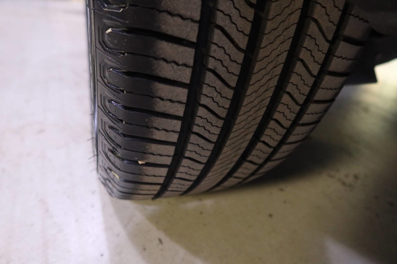 Used 2020 Toyota RAV4 XLE Premium image 32