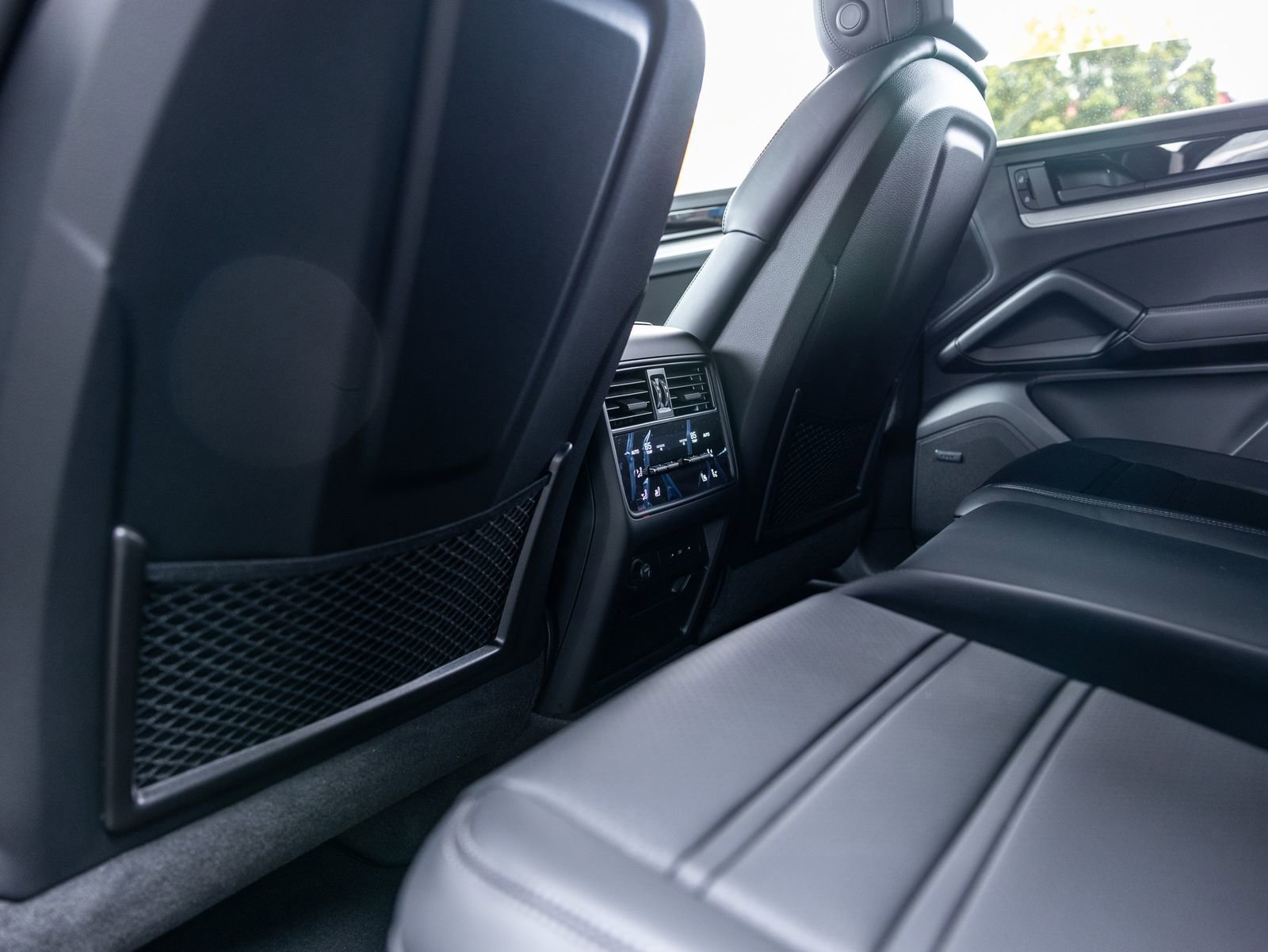 Certified 2025 Porsche Cayenne image 32