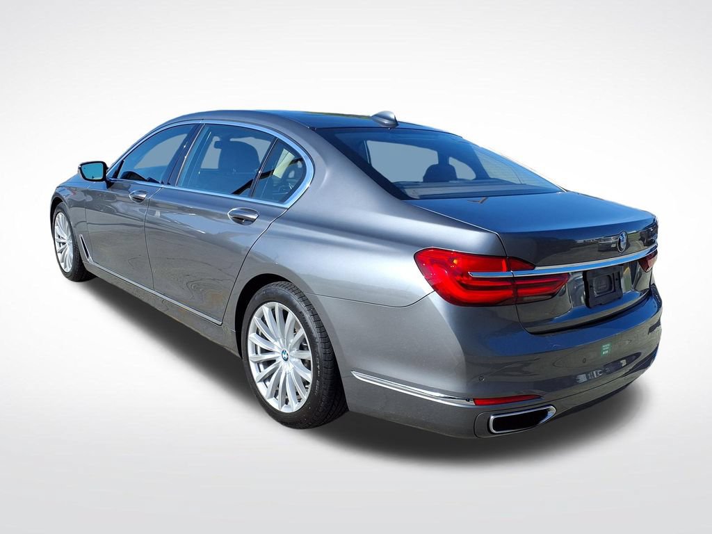 Used 2018 BMW 740i RWD image 11