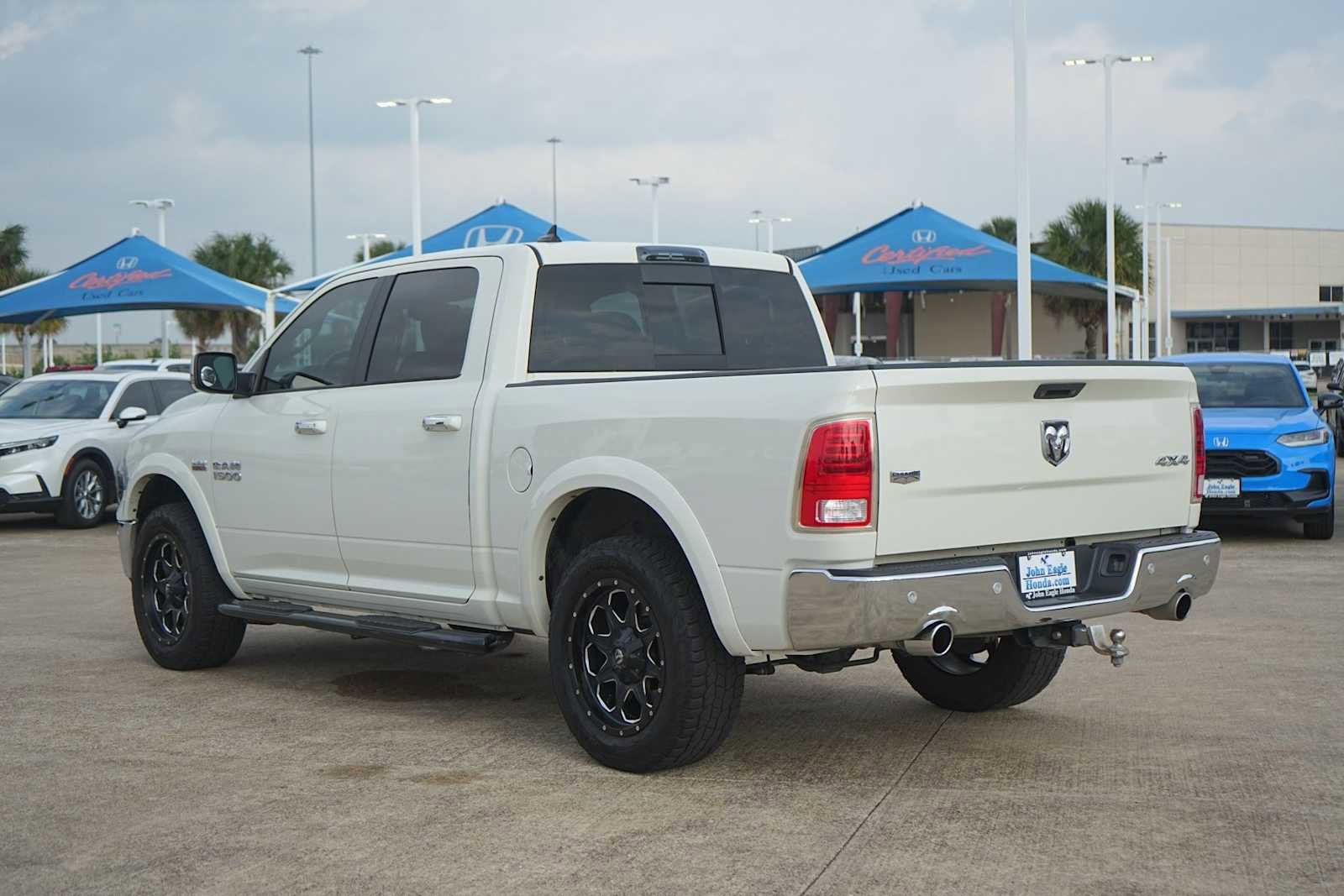 Used 2016 RAM 1500 Laramie w/ Convenience Group AWD/4WD image 4