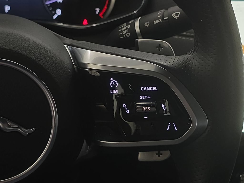 Used 2023 Jaguar XF R-Dynamic SE AWD/4WD image 18