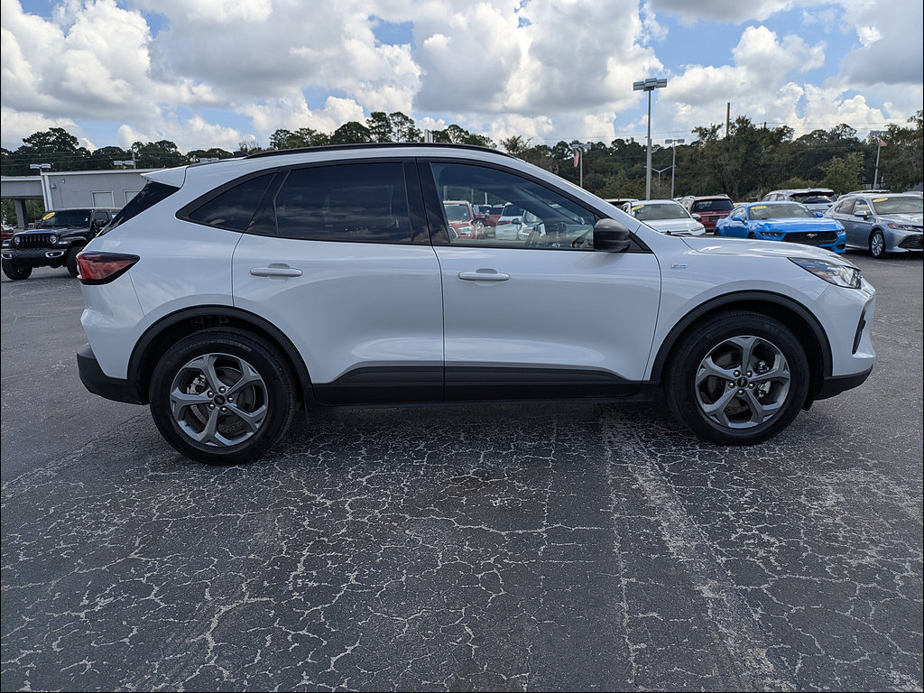 Used 2025 Ford Escape ST-Line FWD image 4