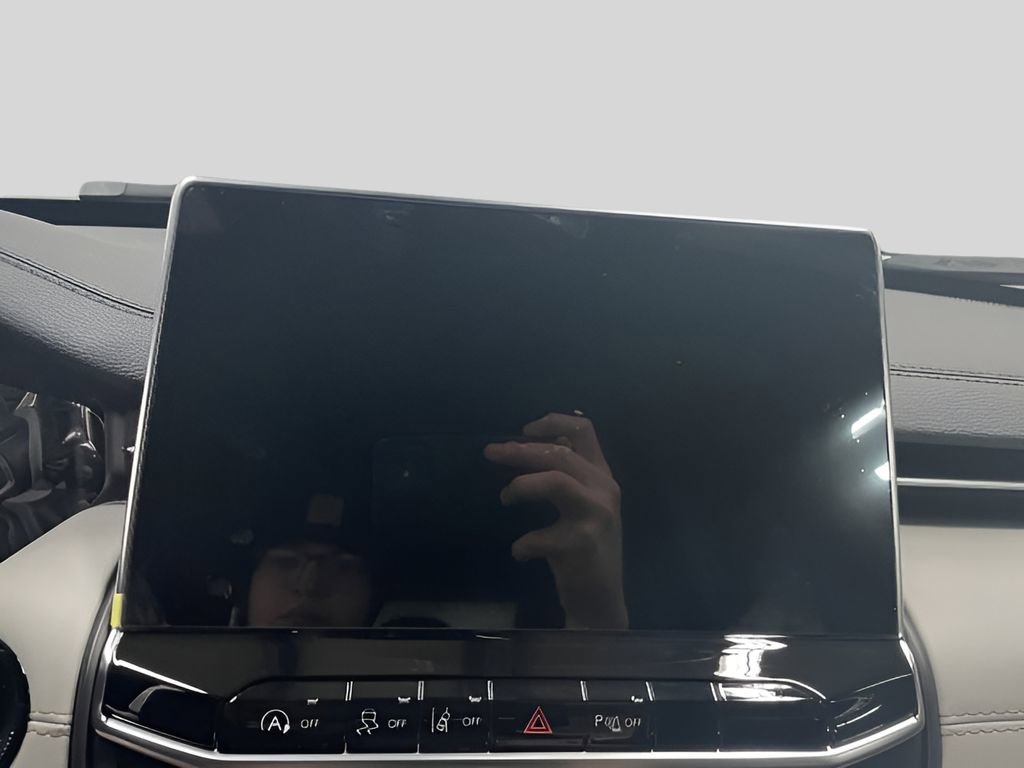 New 2026 Jeep Compass Limited w/ Sun, Sound & Navigation Group image 16