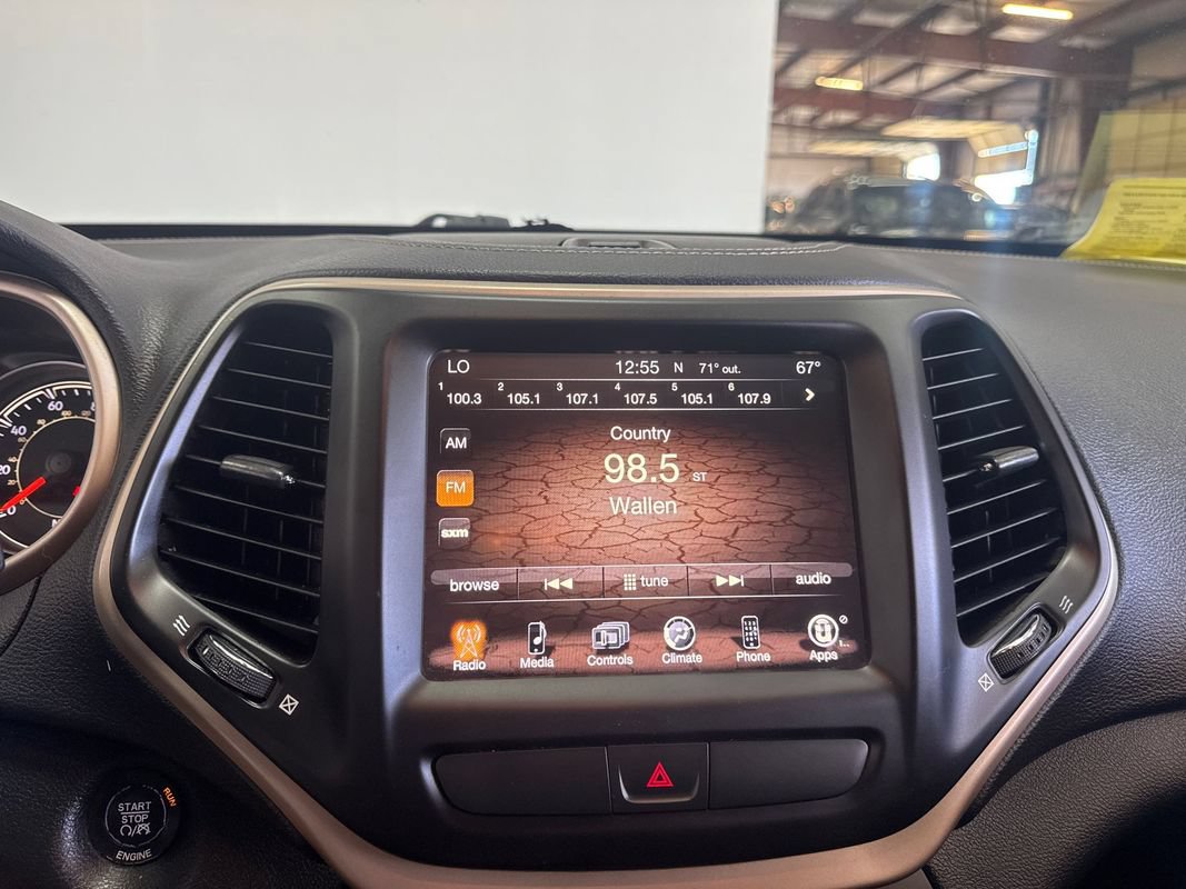Used 2015 Jeep Cherokee Latitude w/ Comfort/Convenience Group AWD/4WD image 14
