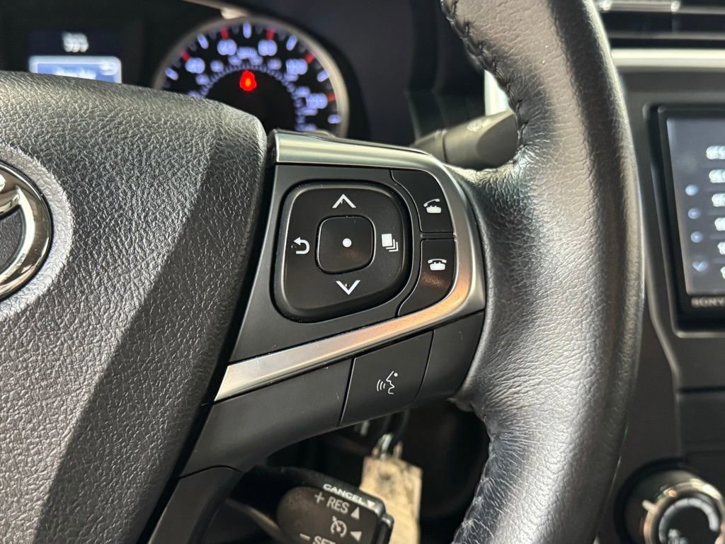 Used 2016 Toyota Camry SE FWD image 30