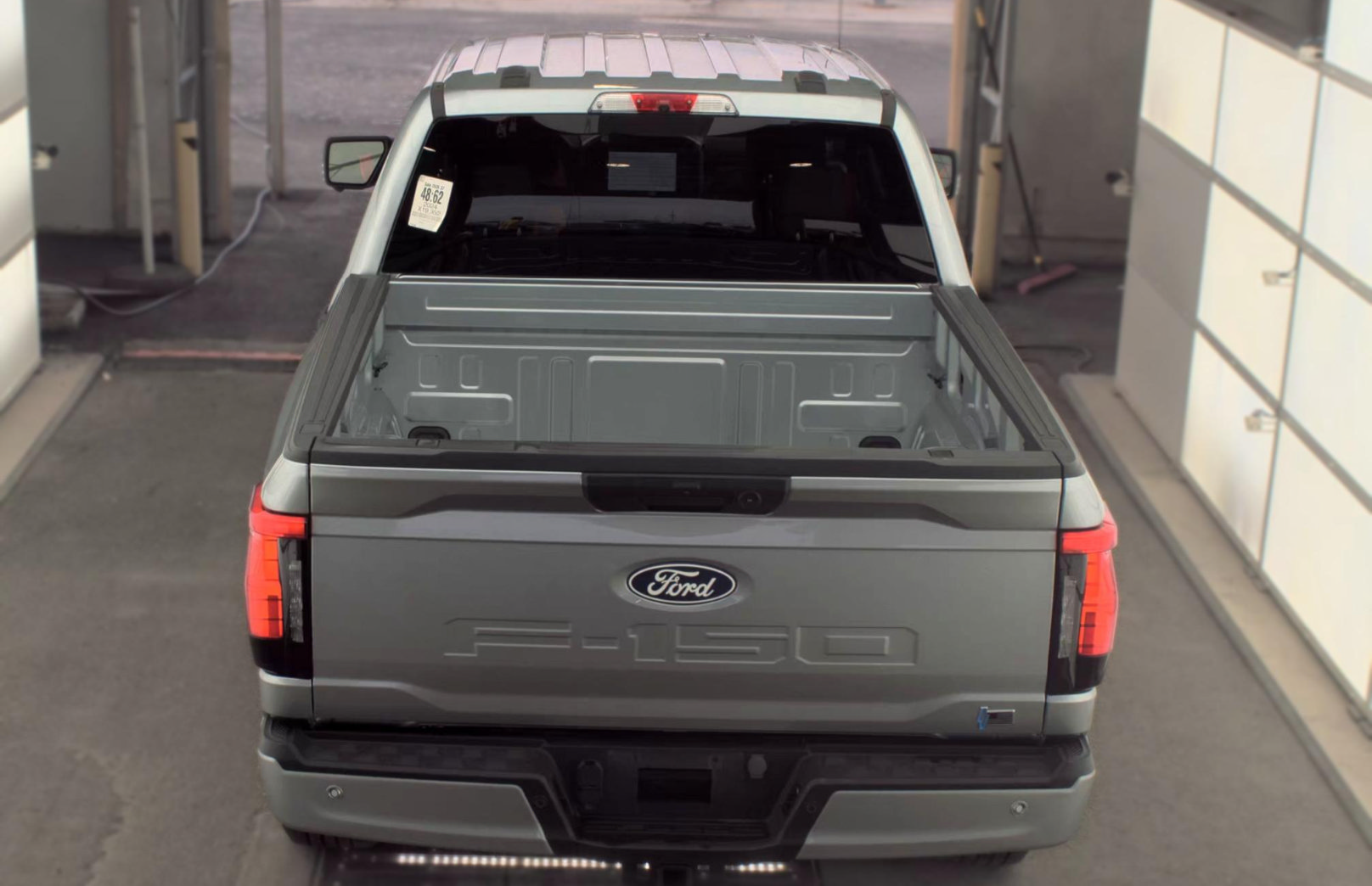 Used 2024 Ford F150 Lightning XLT AWD/4WD image 4