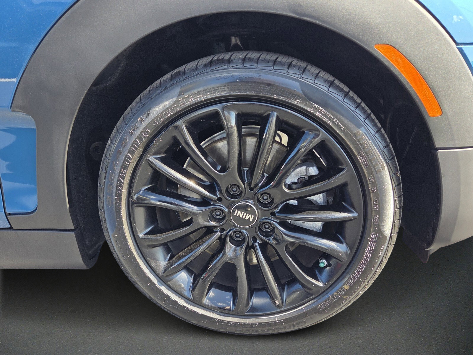 Used 2022 MINI Cooper Clubman S w/ Premium Package image 9