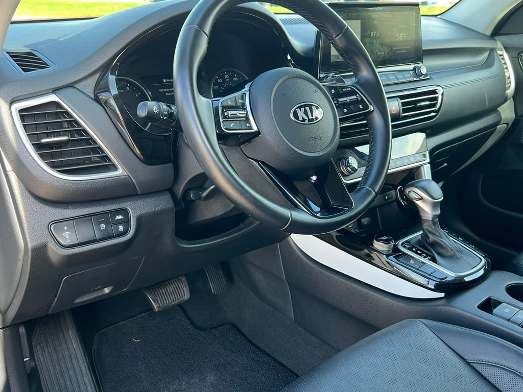 Used 2021 Kia Seltos SX w/ SX Sunroof Package image 18