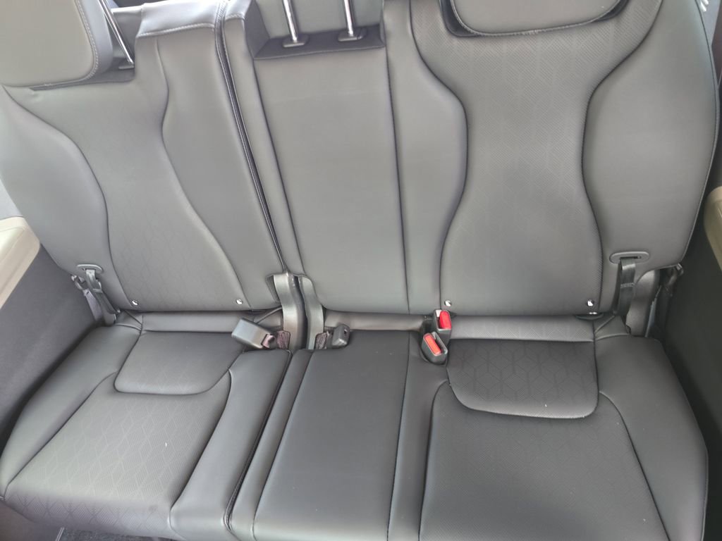 New 2026 Kia Carnival EX image 18