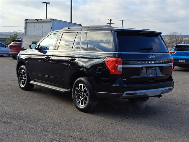 Used 2024 Ford Expedition XLT image 3