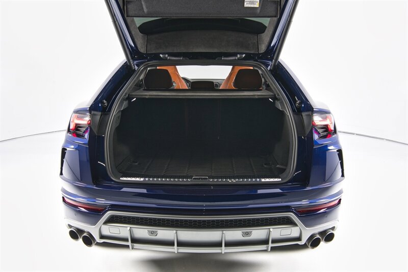 Used 2022 Lamborghini Urus AWD/4WD image 45