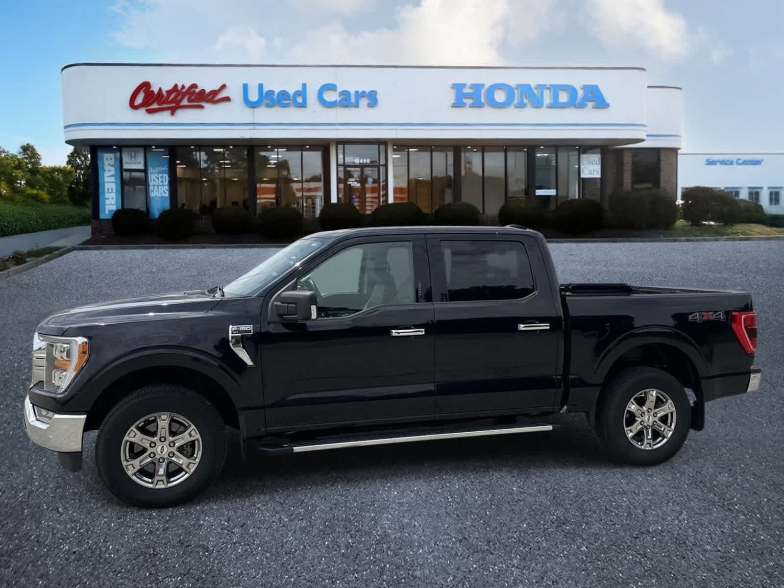 Used 2021 Ford F150 XLT w/ Equipment Group 302A High AWD/4WD image 2