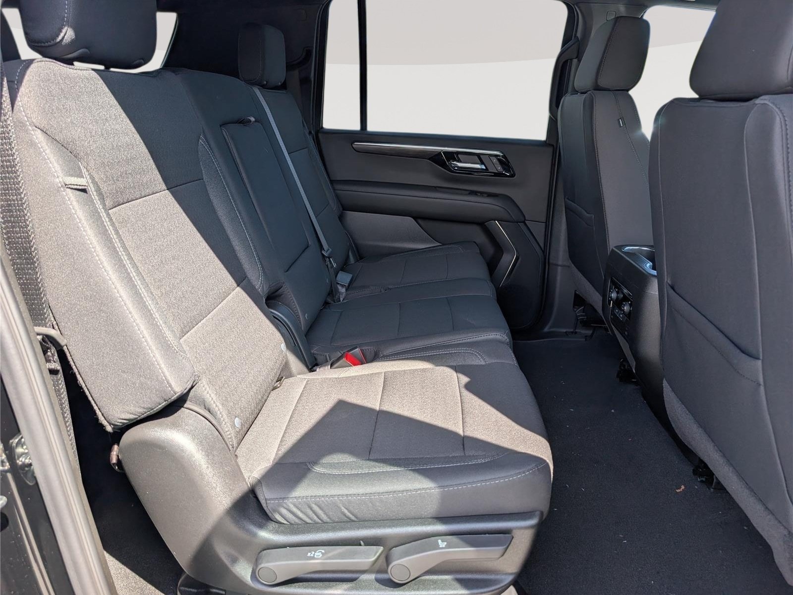 New 2026 Chevrolet Suburban LS w/ LPO, Dark Essentials Package AWD/4WD image 7