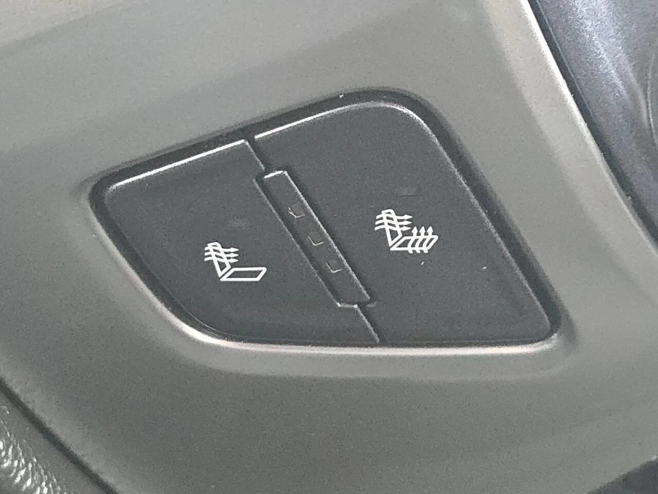 Used 2018 Chevrolet Silverado 1500 LT w/ All Star Edition image 4