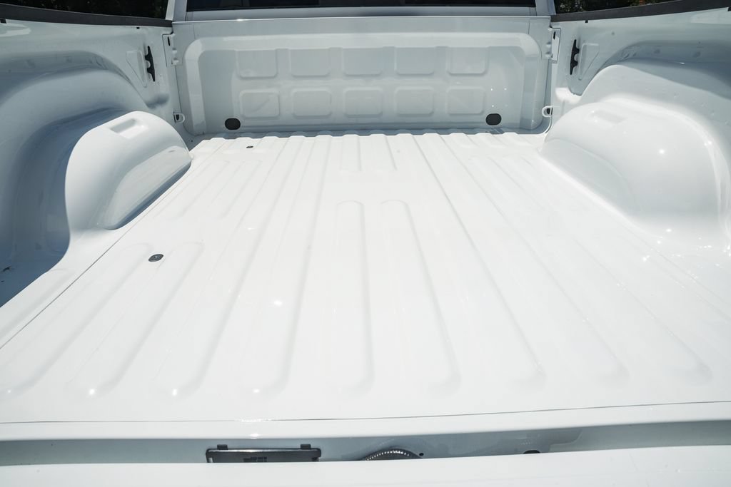New 2026 RAM 2500 Laramie AWD/4WD image 11