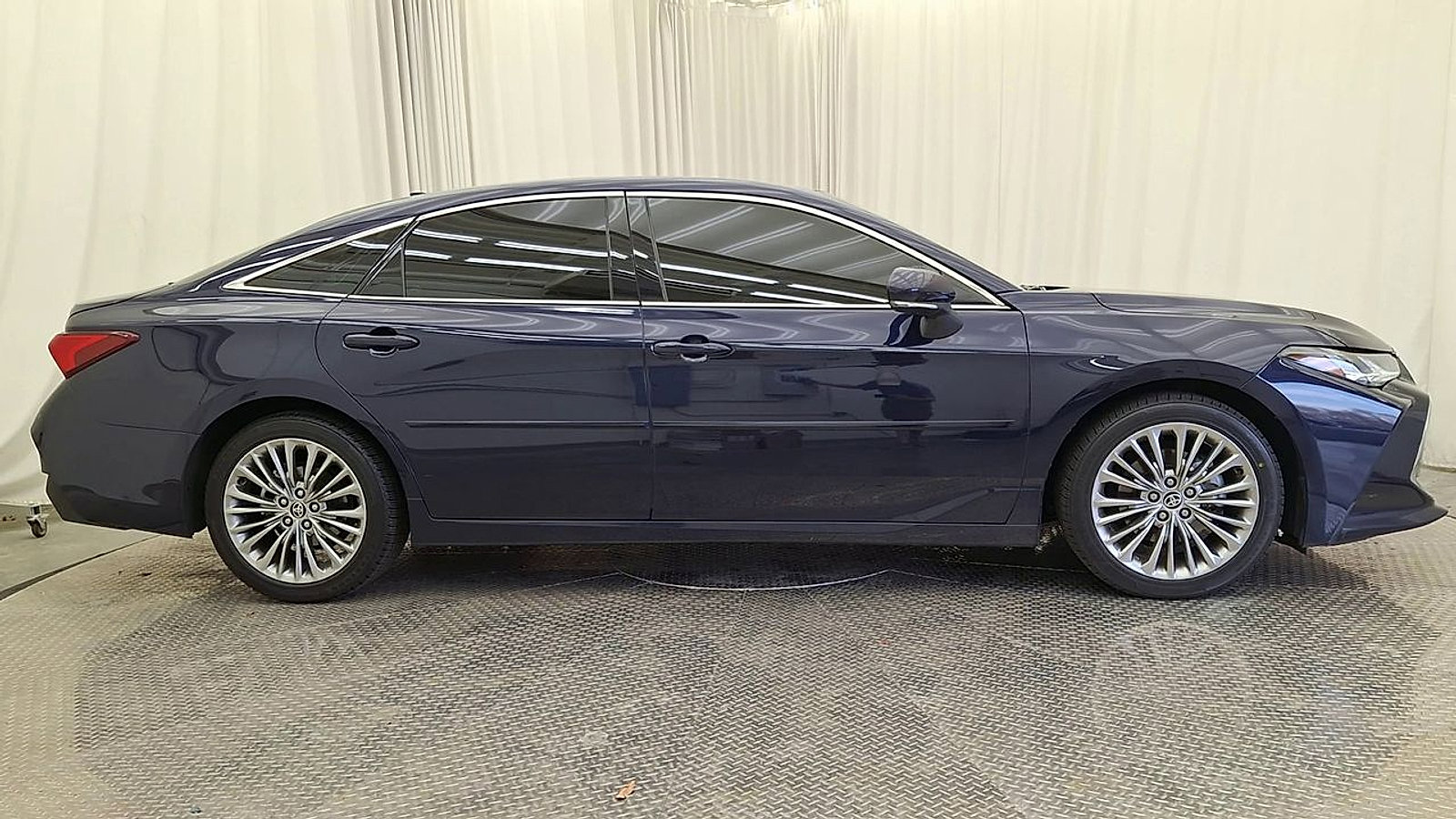 Certified 2022 Toyota Avalon Limited w/ Advanced Safety Package image 4