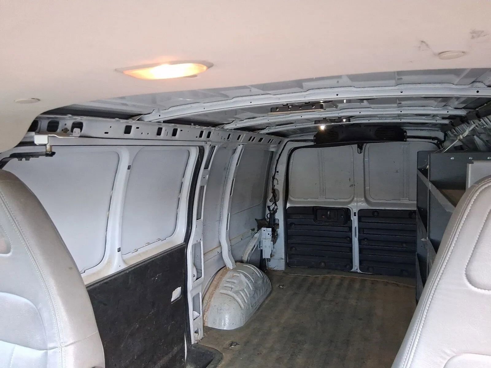 Used 2017 Chevrolet Express 2500 image 5