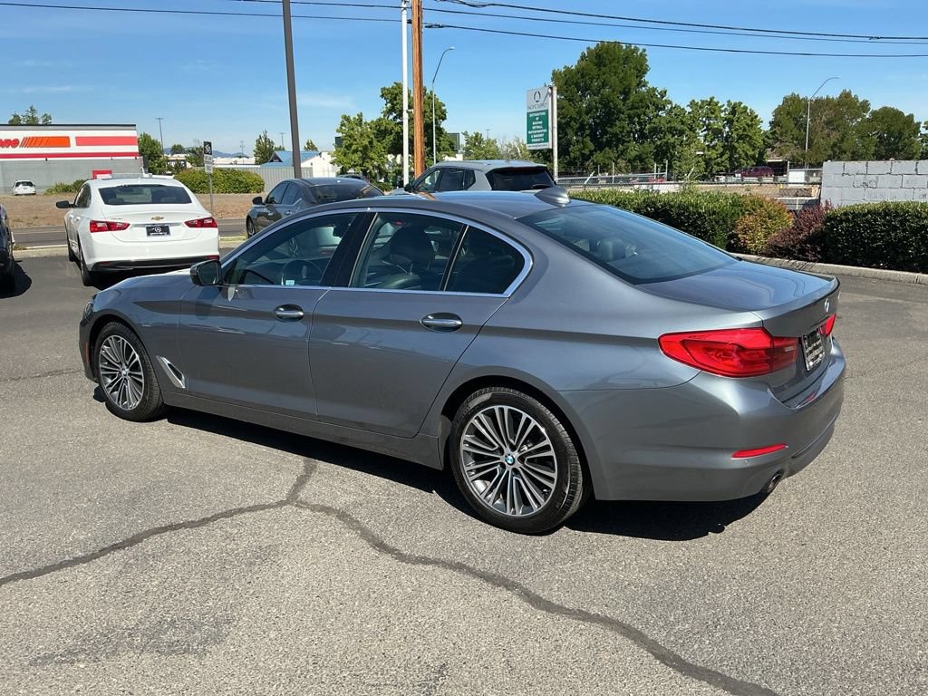 Used 2018 BMW 530i RWD image 10