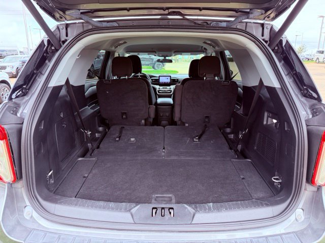Certified 2023 Ford Explorer XLT RWD image 8