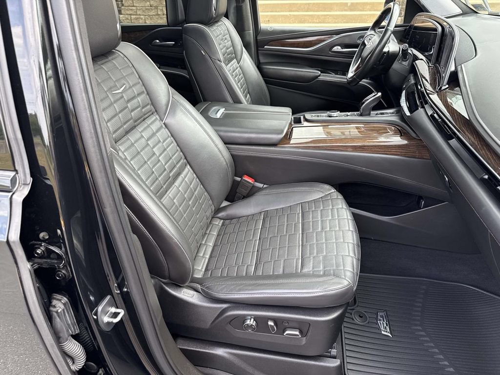 Used 2021 Cadillac Escalade ESV Sport Platinum w/ LPO, ONYX Package AWD/4WD image 7
