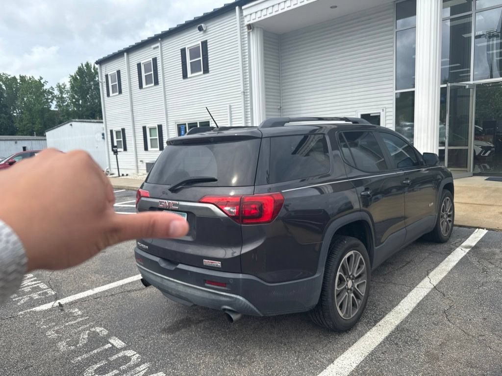 Used 2017 GMC Acadia SLT AWD/4WD image 4