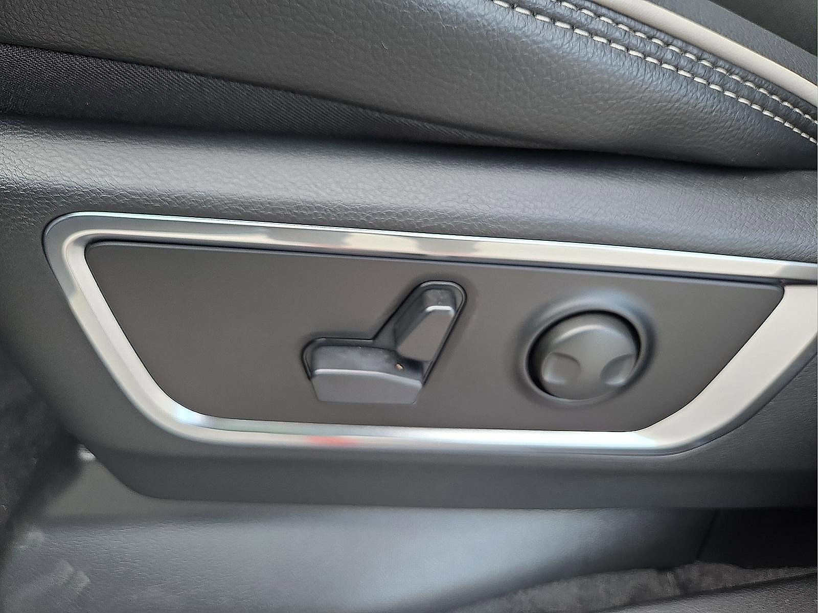 New 2026 RAM 1500 Laramie w/ Night Edition image 15