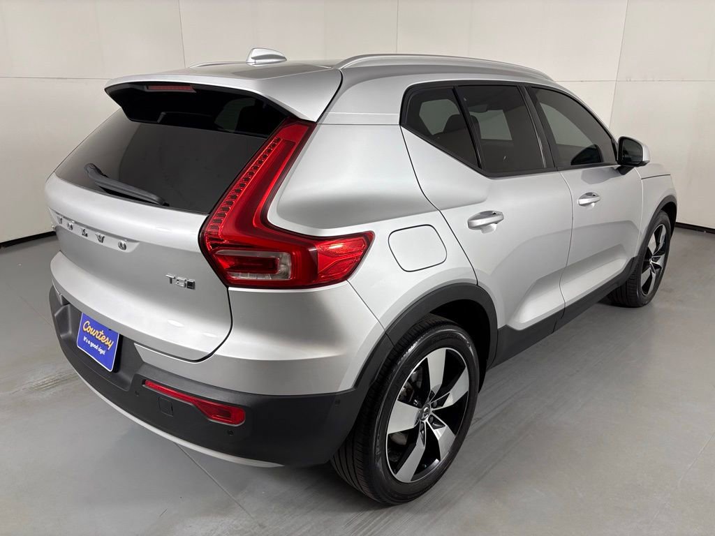 Used 2019 Volvo XC40 T5 Momentum AWD/4WD image 8