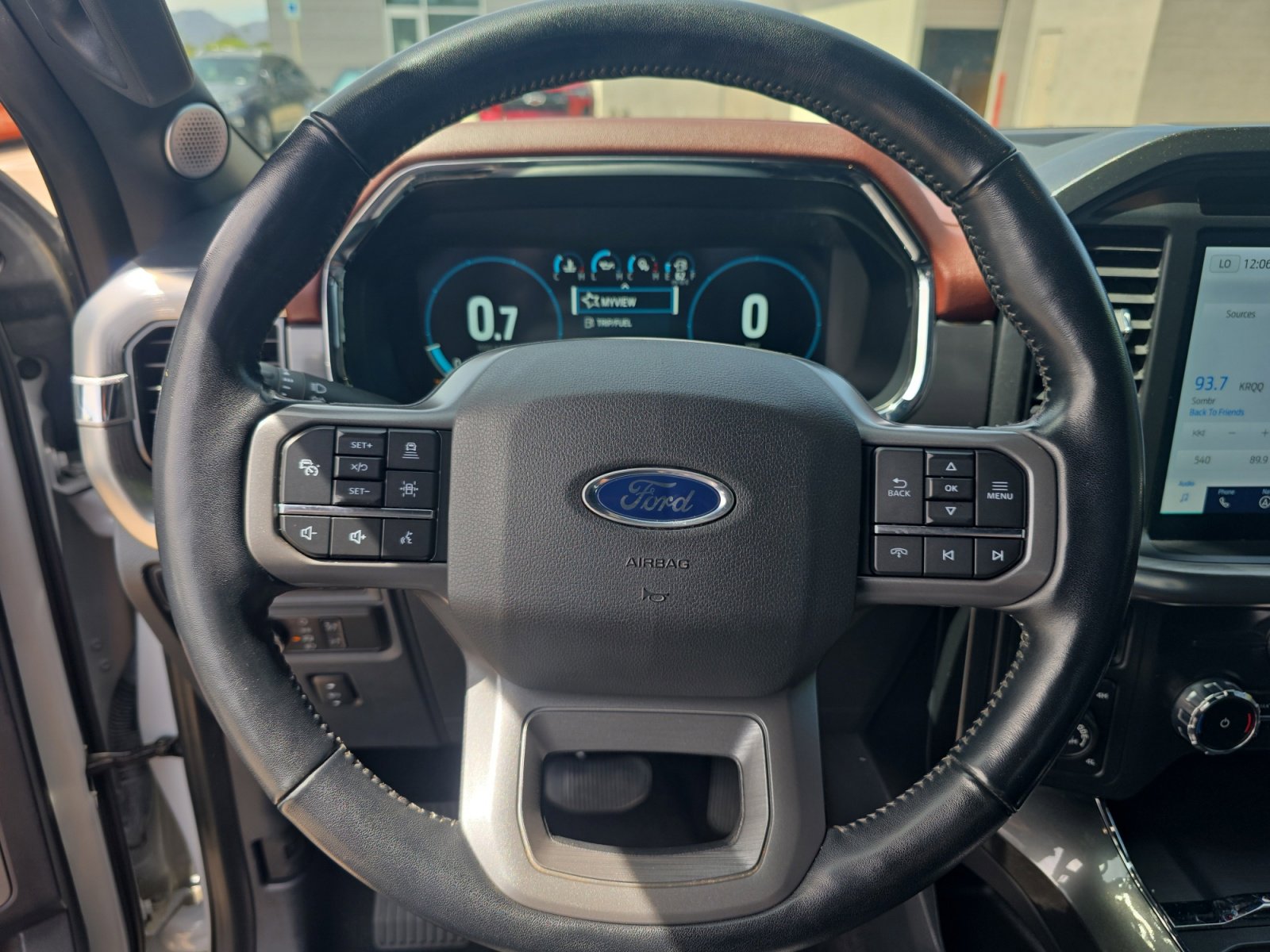 Used 2022 Ford F150 Lariat w/ Equipment Group 502A High image 9