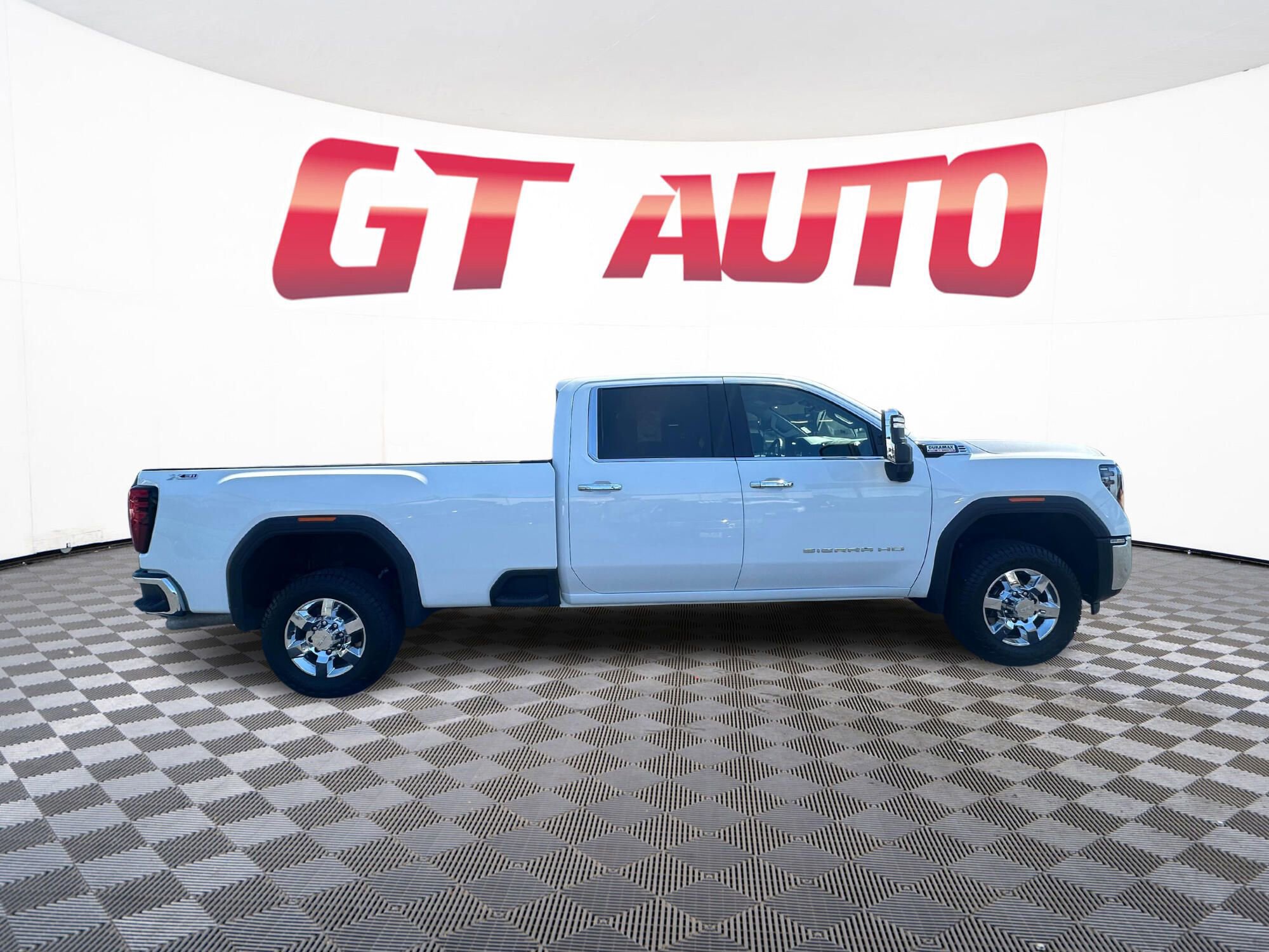 Used 2024 GMC Sierra 3500 SLT w/ X31 Off-Road Package image 7