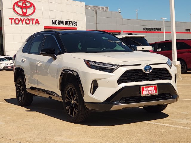 Used 2024 Toyota RAV4 XSE w/ Advanced Technology Package AWD/4WD image 2