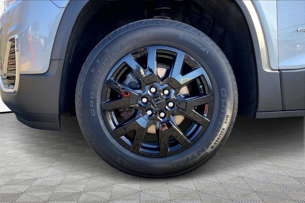 Used 2023 GMC Acadia SLE image 22